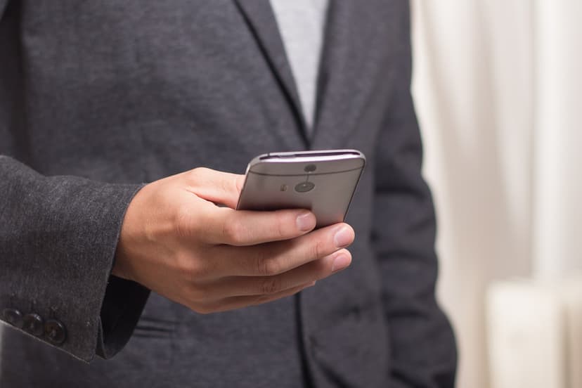 Top 10 reasons why a SMS tracker app works wonders for smart phones