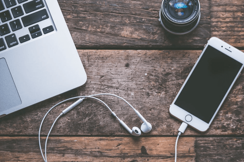 5 Accessories that Enhance Your Smartphones Capabilities
