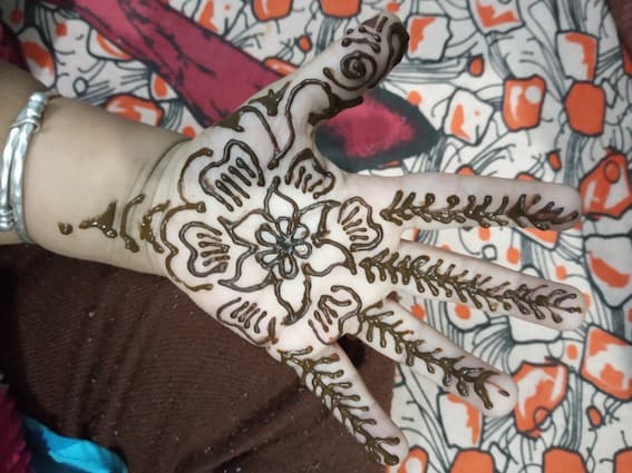 10 Simple Mehndi Design for Kids - New Designs