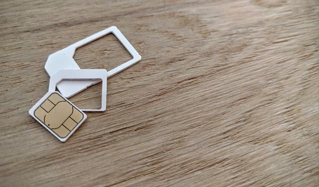 SIM Swapping: All You Need to Know About the SIM Card Fraud and How to Protect Yourself