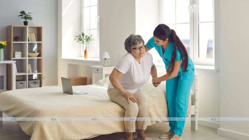 Caring for an Aging Relative: How to Hand Over Responsibility at the Right Time