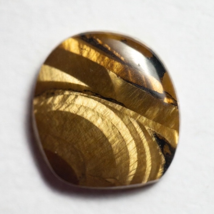 Tiger's eye crystal for wealth and prosperity