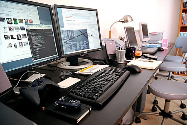ubuntu home office Inspirational Workspace: 60 Awesome Setups