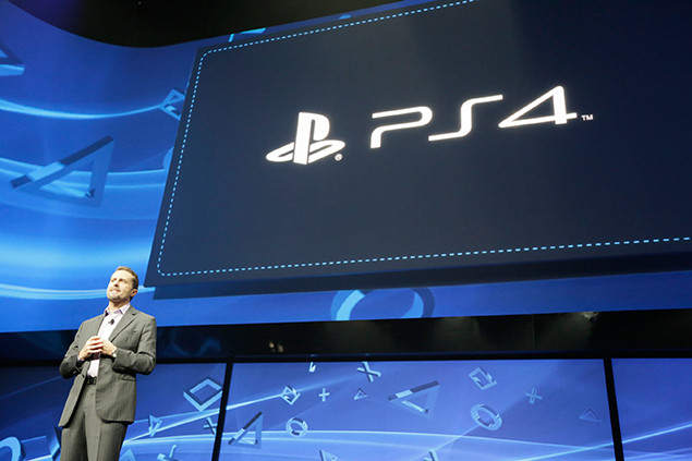 PLAYSTATION 4
