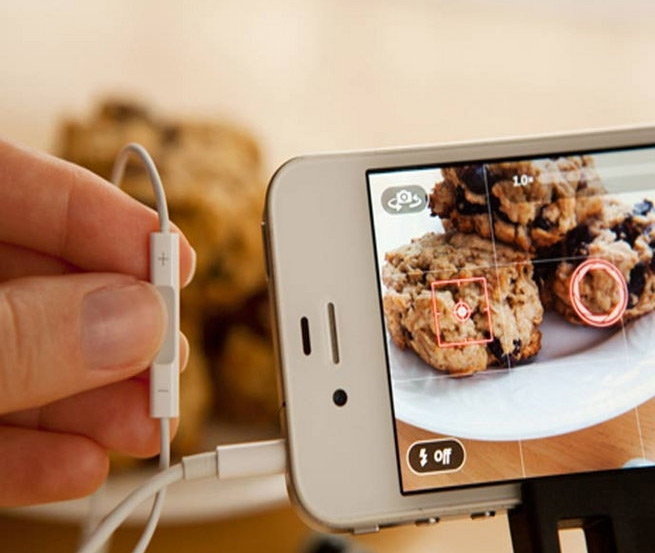 Click photos with your Earphone