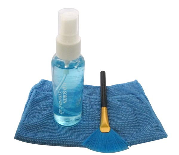 screen-cleaning-with-micro-fiber-cloth