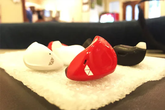 This $129 Earpiece will Translate Languages Instantly