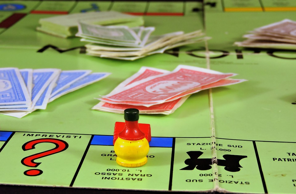 play board games