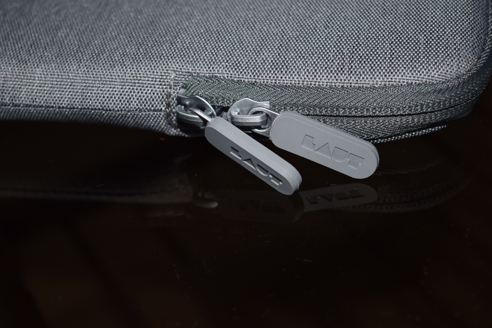 Laut macbook sleeve