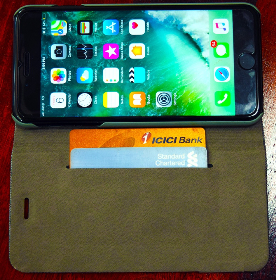 iPhone Cover from LAUT with Cards