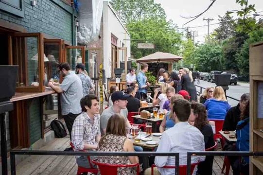 How To Make Your Restaurant Stand Out This Summer