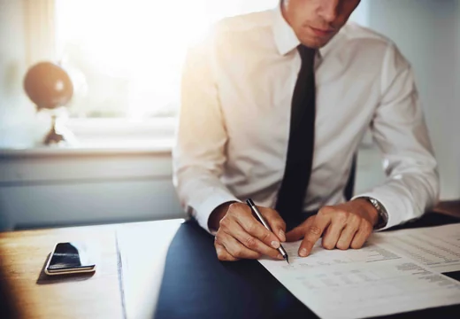 Top 7 Qualities to Look for in a Good Defense Lawyer