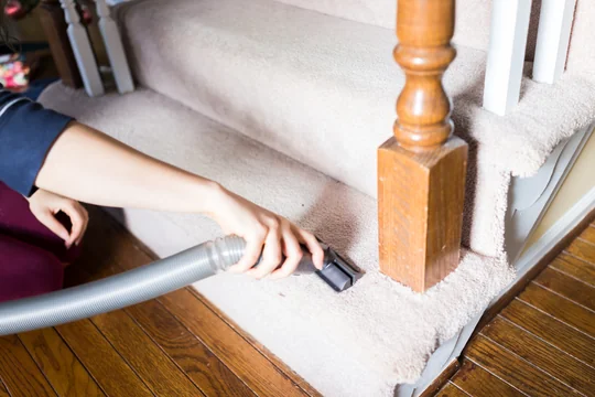 How to clean the carpet on stairs without moving it