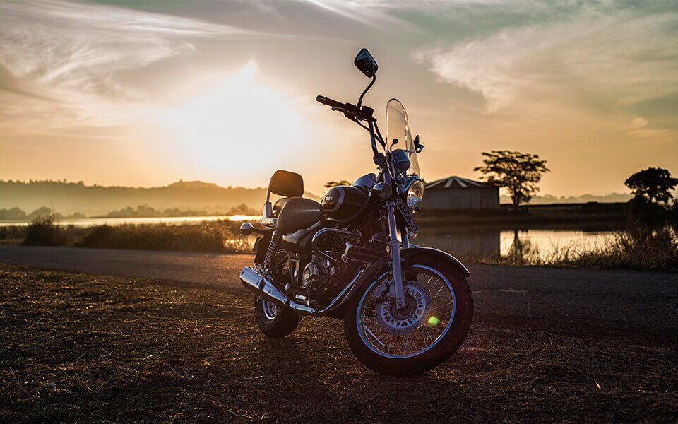 bajaj avenger 220