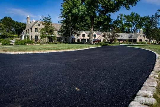 Choosing Asphalt Driveway Sealer: 5 Hints