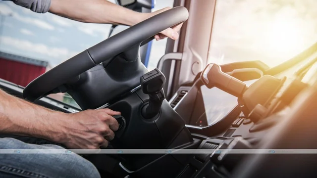 5 Top Advantages of a Truck Driving Career