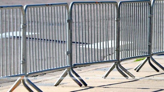 <strong>Why Are Barricades Important for Crowd Control and How To</strong><strong> Set Them Up?</strong>