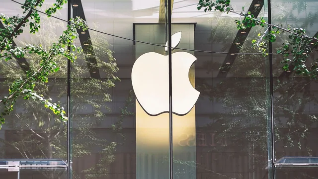 Apple reports Strong Earnings, Warns of Supply Shortages, and COVID Shutdowns ahead