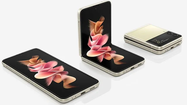 Galaxy Z Flip 4 Leak gives familiar looking Foldable