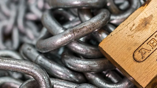 Twitter created a Browser Game to demonstrate its Privacy Settings