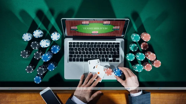 How Pro Poker Players Play the Turn and River