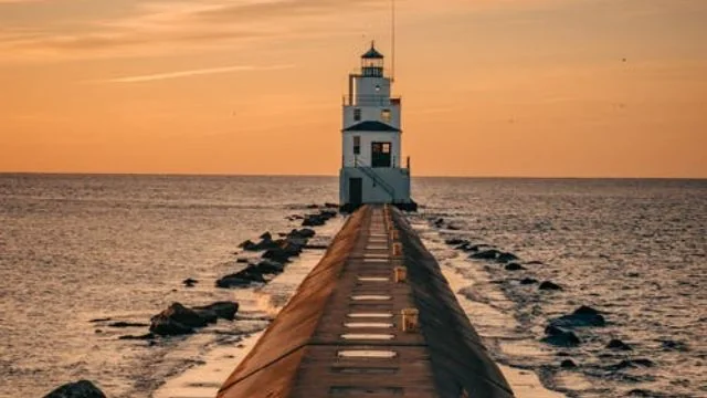 Apps & advertisers are coming for the Lock screen; going to be Exhausting