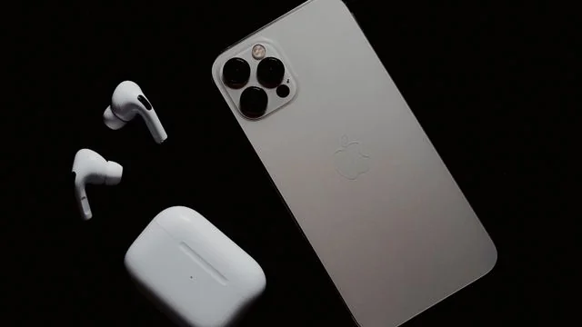 iPhone 14 Pro users: Camera Shakes & Grinding Noise with third-party apps