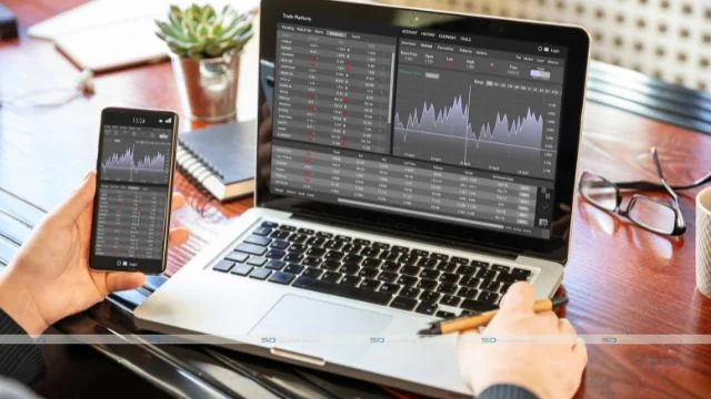 What are the risks associated with Auto-Trading Platforms?