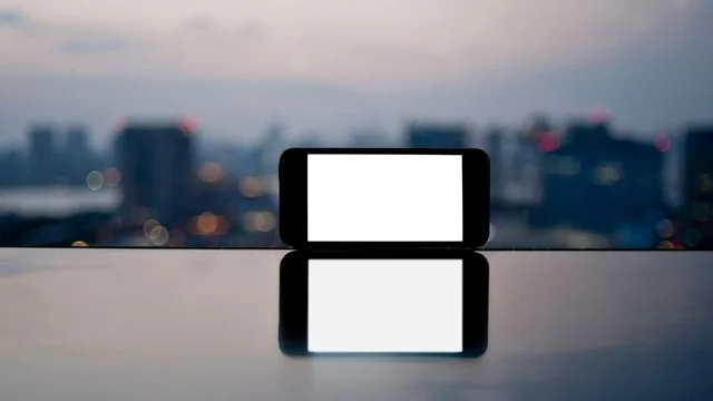 HTC Vive VR teaser: “go small or go home”