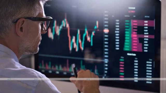 Crypto Markets: A Playground for Feedback Trading?