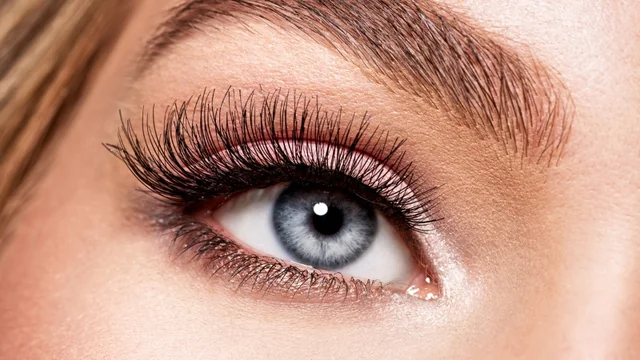 Vaseline for Eyelashes: Benefits, Risks, and Expert Advice