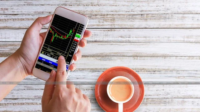 Understanding Social Trading