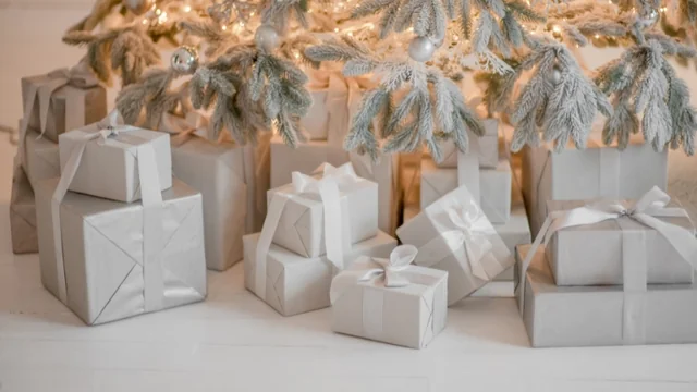 Wow 'Em All: 20 Fantastic Gifts Under $10 That You Need to See!