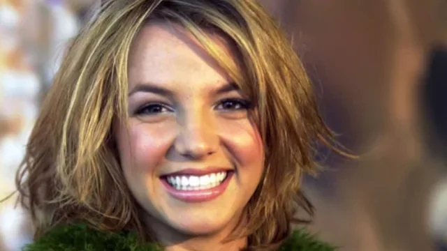 Breaking News: The Mystery Unveiled - What Happened to Britney Spears' Teeth?