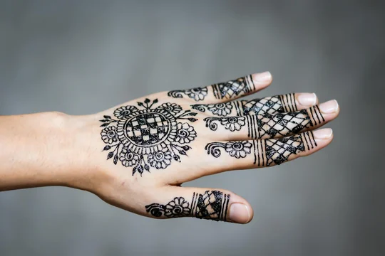 Let's explore Easy Mehndi Designs (With Photos) of 2024