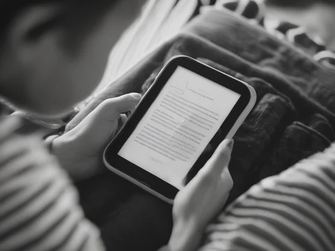 The Playdate Makes a Surprisingly Good E-Reader