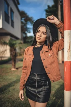 How to Accessorize for an Elegant Chic Look: Tips and Tricks