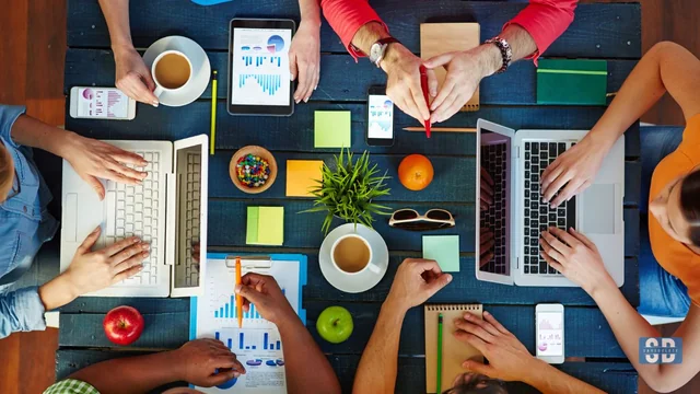 The Art of Organizing in the Digital Age