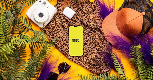 Tech-Enhanced Travel: 2025's Essential Gadgets & Stylish Gear for Summer Adventures