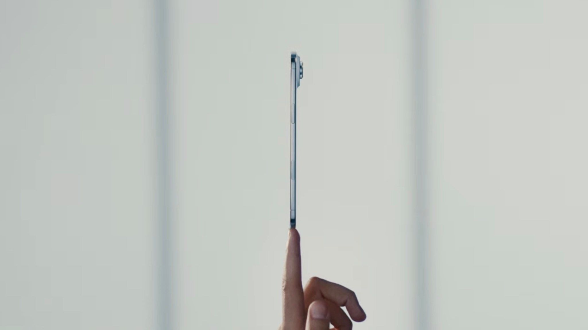 iphone-air-on-finger.jpg