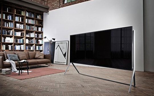 Samsung 105-inch UN105S9B, the World’s First and Largest Bendable SUHD TV