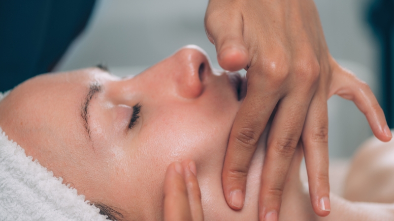 The Pinch and Roll Method: Secret to Spotless Cleanliness Revealed!