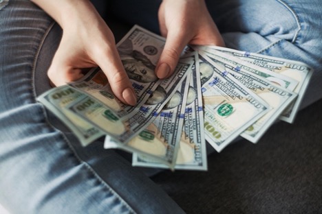 8 Ways to Lower Your Monthly Expenses