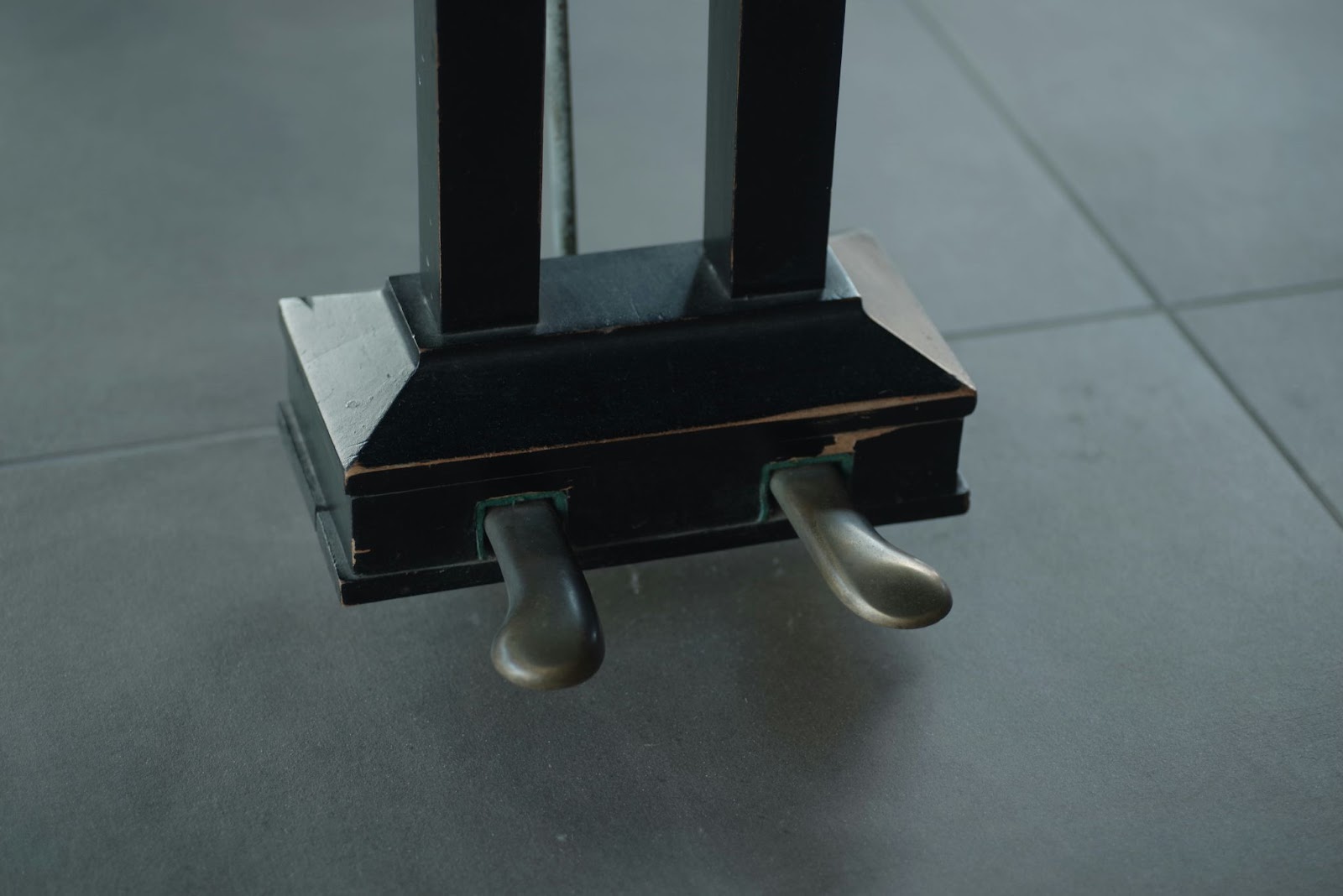 Reading and Interpreting Piano Pedal Markings in Sheet Music