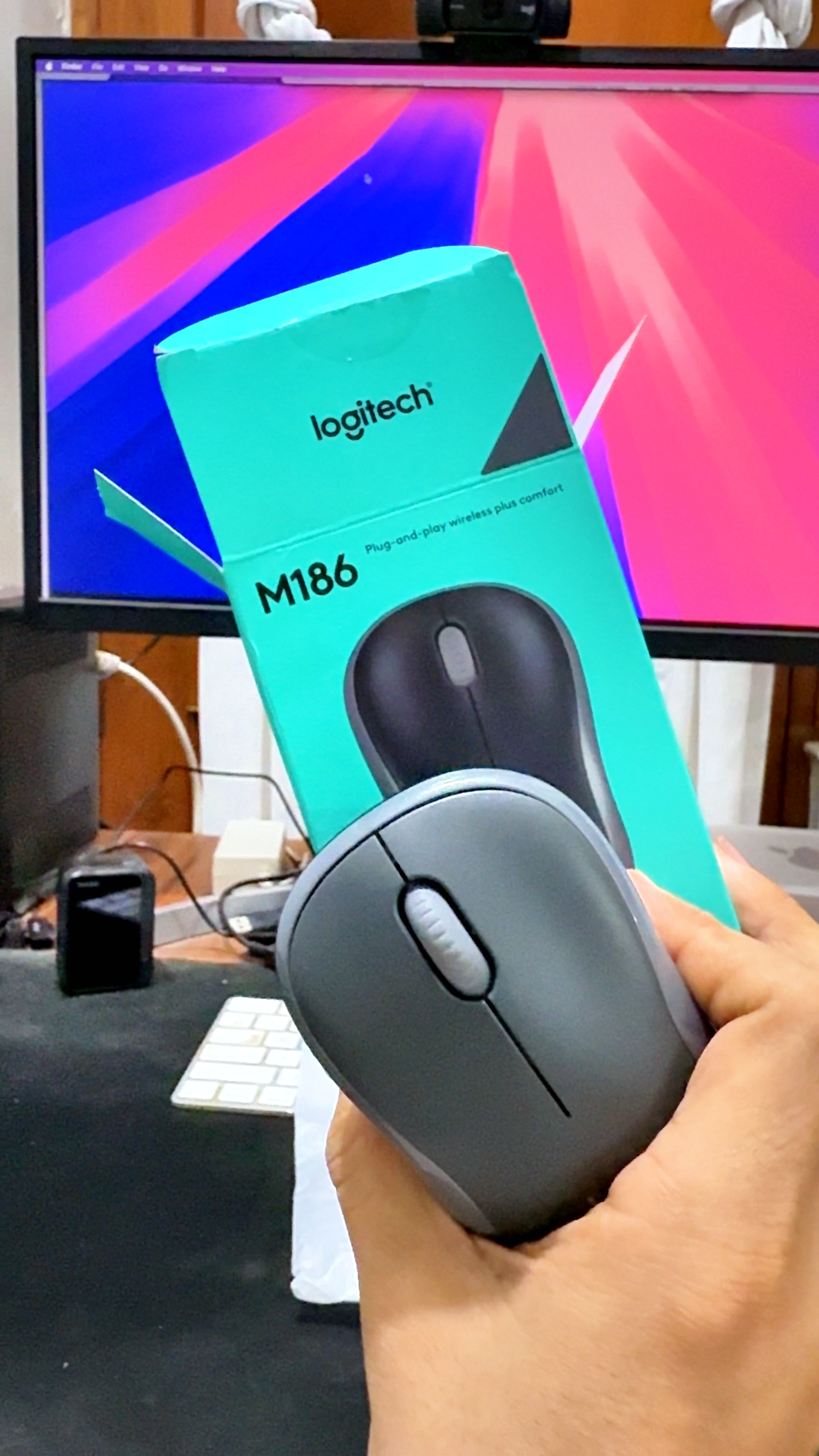 Logitech M186 Wireless Mouse Review: A Practical Choice for Everyday Computing