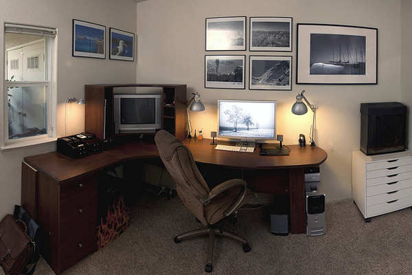 apple cinema display Inspirational Workspace: 60 Awesome Setups