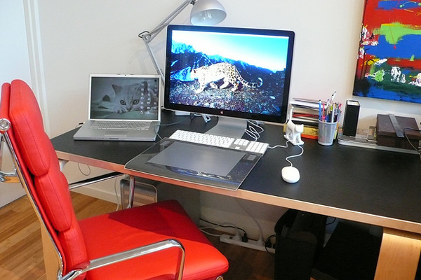 creative macbook pro setup Inspirational Workspace: 60 Awesome Setups