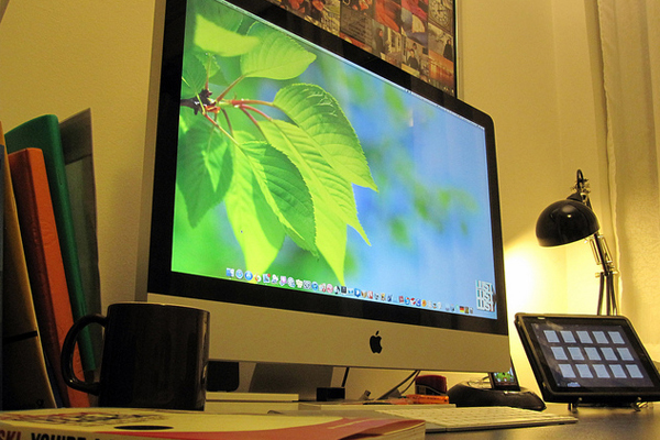 imac ipad iphone Inspirational Workspace: 60 Awesome Setups