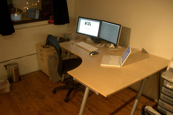 january 2007 small office Inspirational Workspace: 60 Awesome Setups