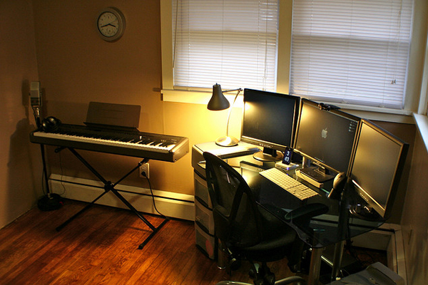tri monitor setup keyboard Inspirational Workspace: 60 Awesome Setups